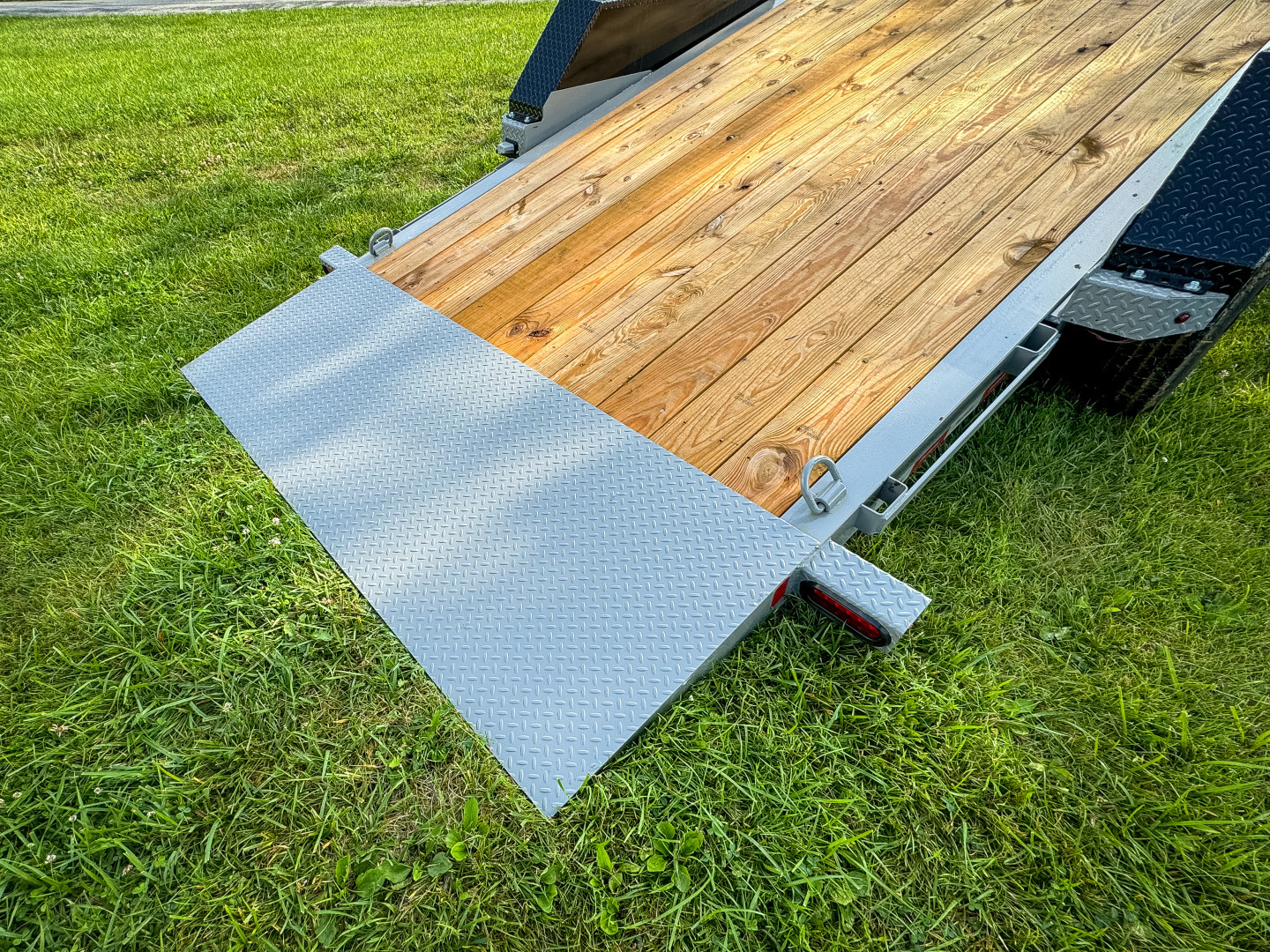 New Liberty LT16K 83X22 TILT Tilt Trailer