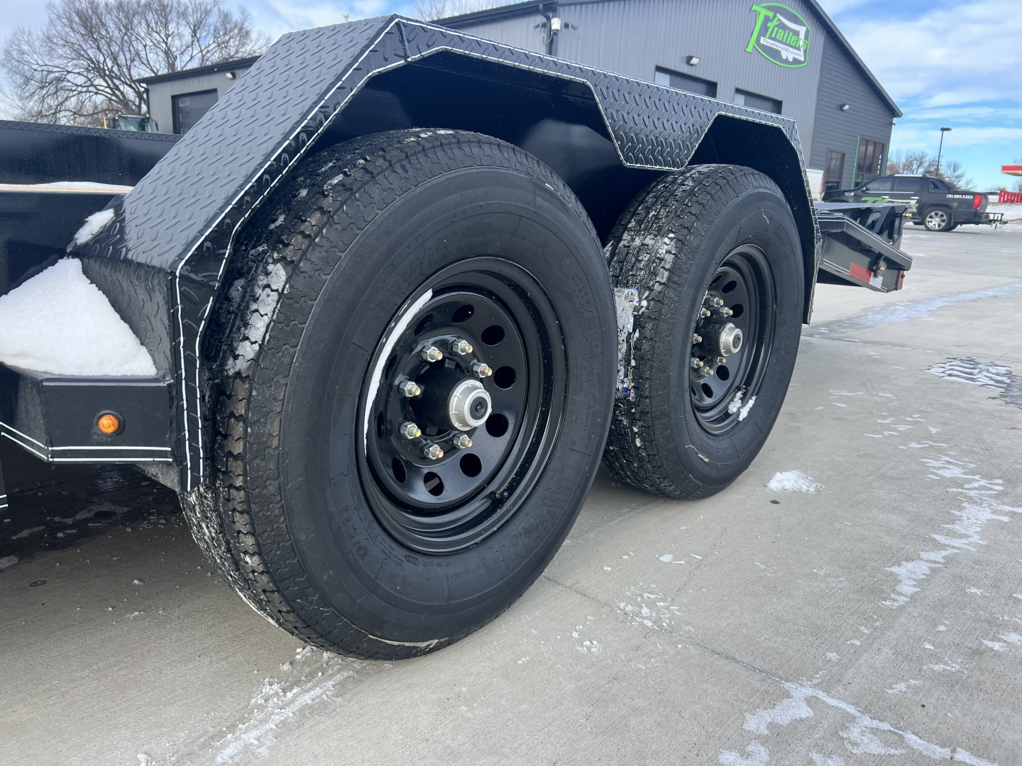 New NEW 2026 Double A 22’ flatbed Equipment Trailer 2-7000 lb axles=14K, dovetail, MONSTER Ramps