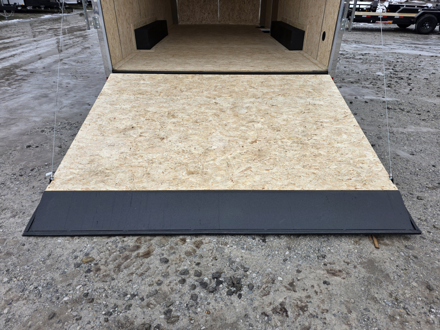 New 2026 Formula Trailers 8.5X18 SCREWLESS ROUNDTOP ROUND FRONT LANDSCAPE CAR SXS UTV HAULER Cargo / Enclosed Trailer