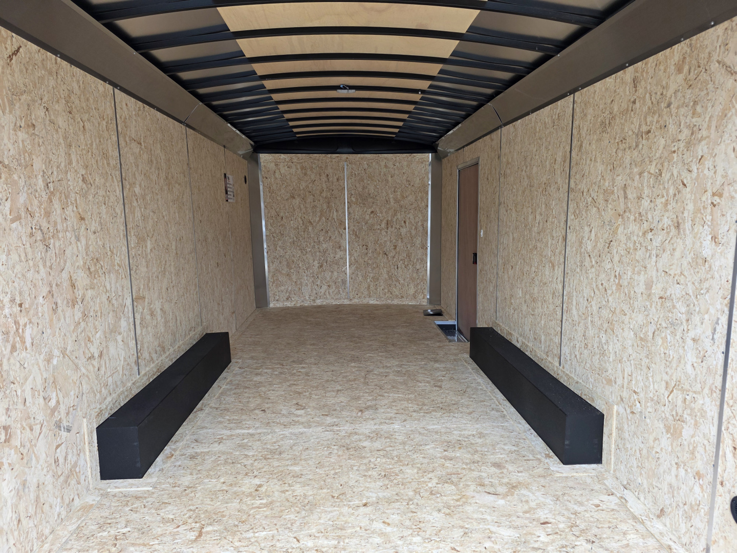 New 2026 Formula Trailers 8.5X18 SCREWLESS ROUNDTOP ROUND FRONT LANDSCAPE CAR SXS UTV HAULER Cargo / Enclosed Trailer