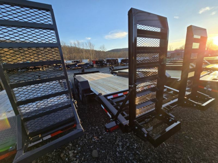 New 2025 Sure-Trac STBIT8220-BP-176 Equipment Trailer