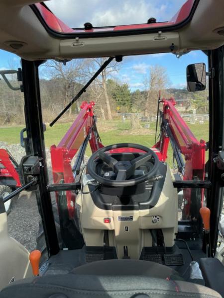 New Mahindra 60754CPAL 4WD POWER SHUTTLE Tractor