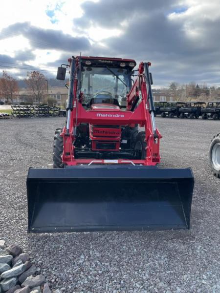 New Mahindra 60754CPAL 4WD POWER SHUTTLE Tractor
