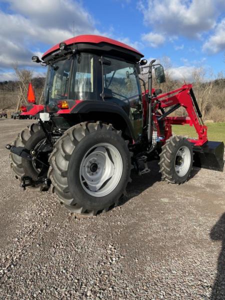 New Mahindra 60754CPAL 4WD POWER SHUTTLE Tractor