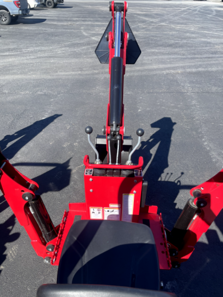 New Mahindra 16264FHILB16 HST Tractor