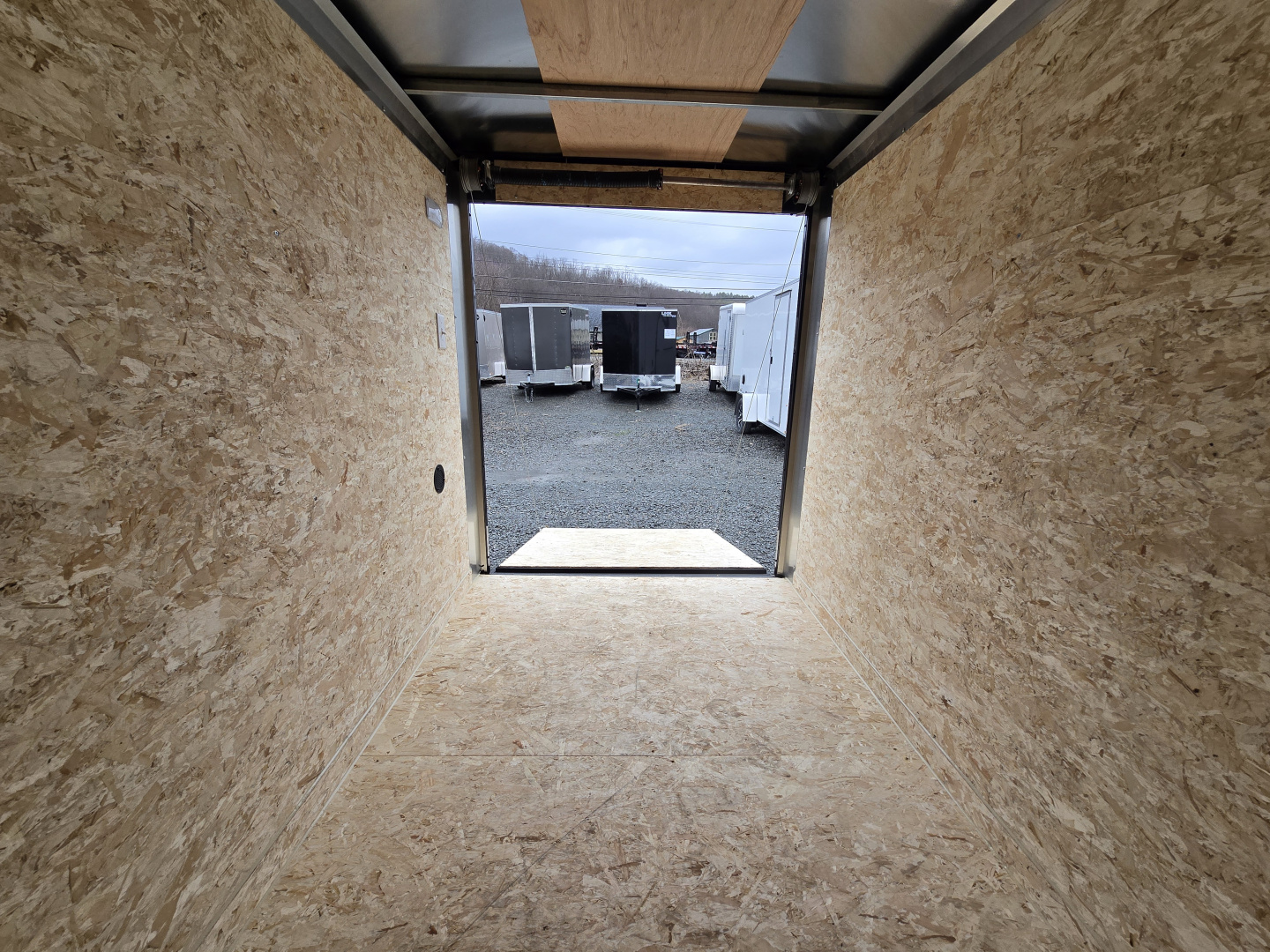 New 2026 Look Trailers 5x8 3K Enclosed Trailer *DENT ON RAMP DOOR*- Ramp Door- 1 Piece Aluminum Roof- Blackout Trim