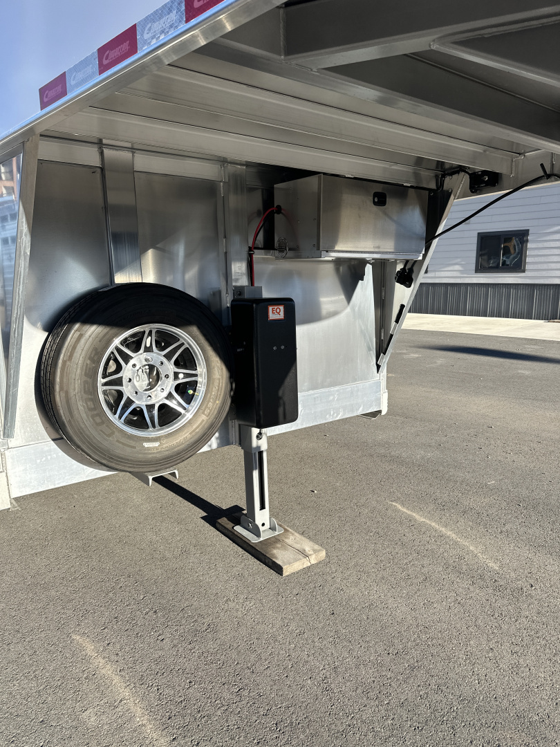 New 2026 Cimarron Winstar 6 Horse with Dual Man Doors