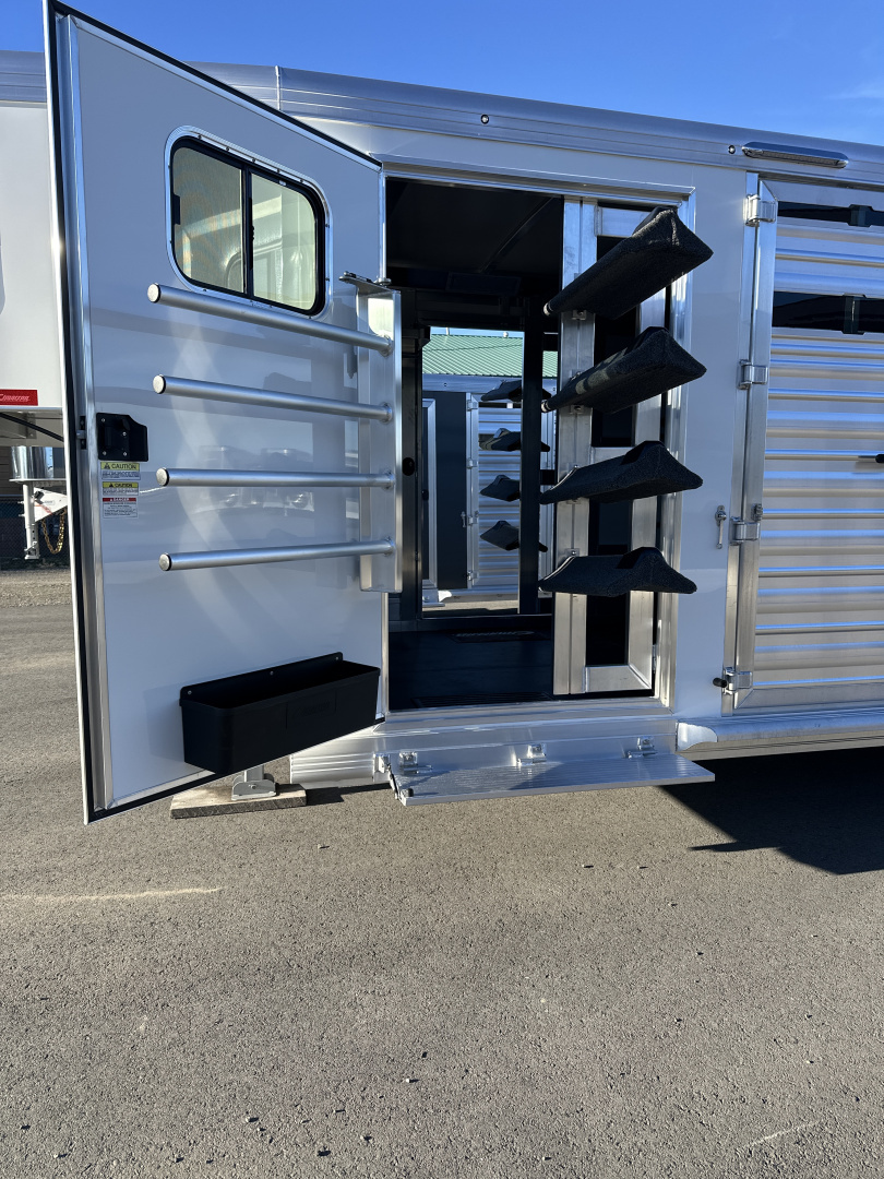 New 2026 Cimarron Winstar 6 Horse with Dual Man Doors