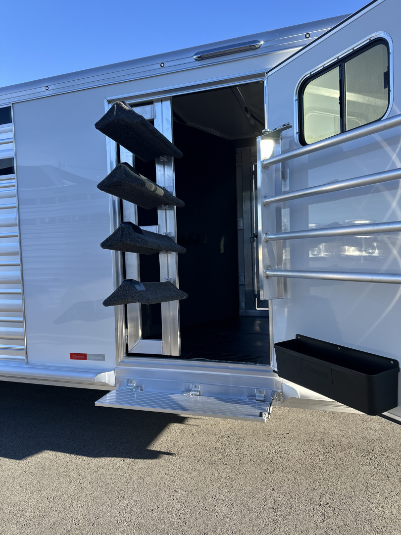 New 2026 Cimarron Winstar 6 Horse with Dual Man Doors