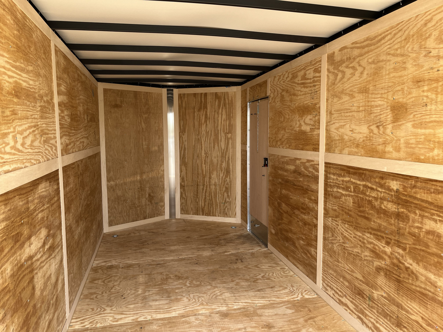 New 2025 Homesteader 7x16IT V-Nose - 7' Interior - WHITE - Ramp Door