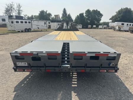 New 2027 Diamond C 25' Flatbed FMAX