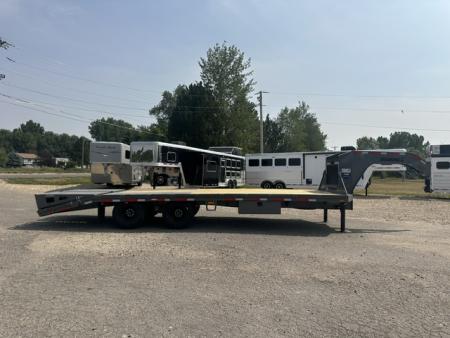 New 2027 Diamond C 25' Flatbed FMAX