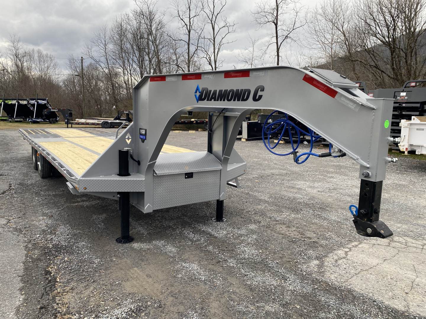 New 2026 Diamond C FMAX210 GOOSENECK TRAILER HYDRO DOVE & JACKS ALUMINUM OUTER RIMS WIRELESS REMOTE