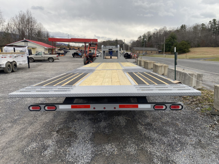 New 2026 Diamond C FMAX210 GOOSENECK TRAILER HYDRO DOVE & JACKS ALUMINUM OUTER RIMS WIRELESS REMOTE