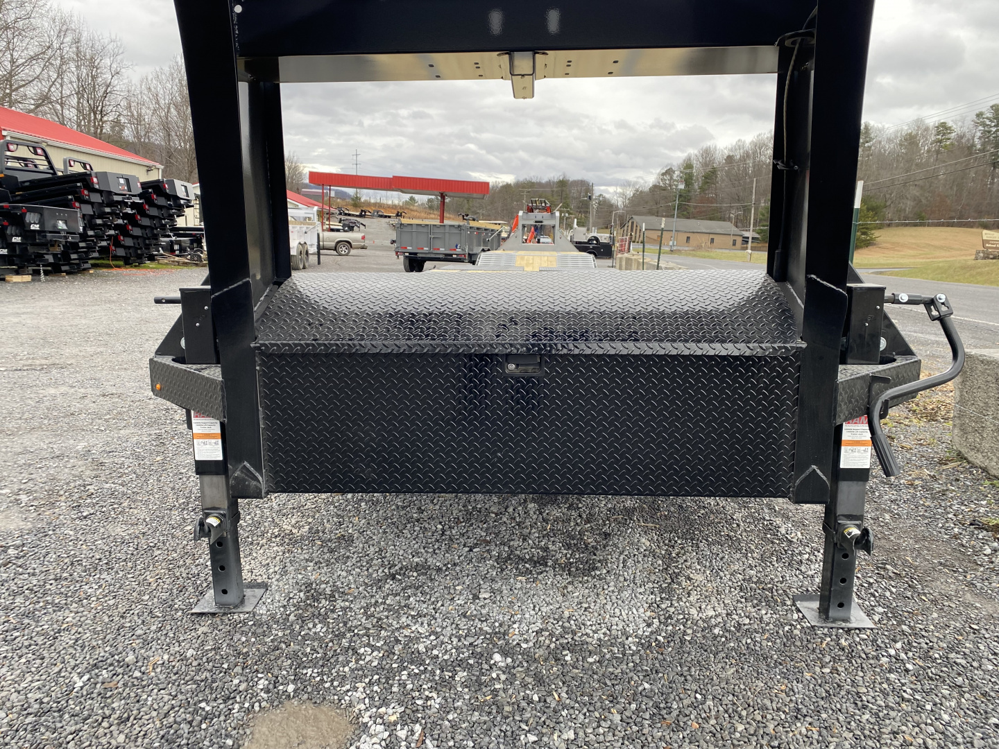 New 2026 Diamond C FMAX207 GOOSENECK TRAILER 23+5 MAX RAMPS 14 PLY TIRES