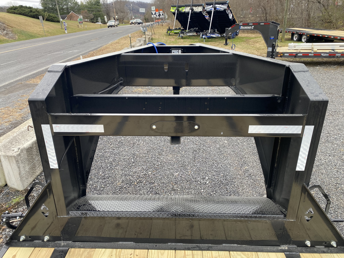 New 2026 Diamond C FMAX207 GOOSENECK TRAILER 23+5 MAX RAMPS 14 PLY TIRES