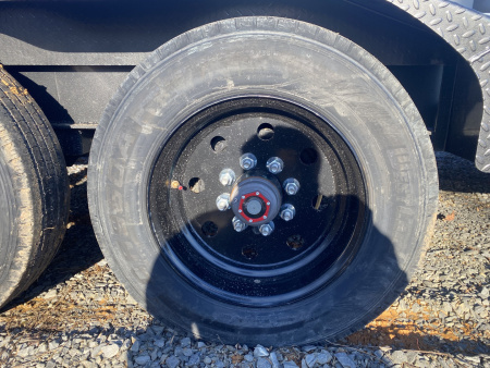 New 2026 Diamond C HDT210 GOOSENECK TILT TRAILER PACESETTER EDITION 24’ HYDRO JACKS 18 PLY TIRES