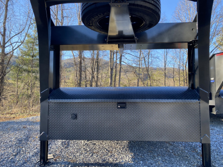 New 2026 Diamond C HDT210 GOOSENECK TILT TRAILER PACESETTER EDITION 24’ HYDRO JACKS 18 PLY TIRES