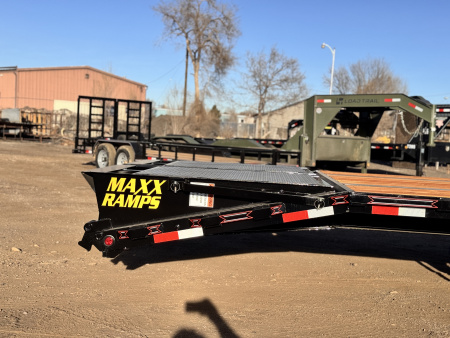 New 2026 Diamond T 8.5-36 Tandem Dual Gooseneck Deckover 24K GVWR