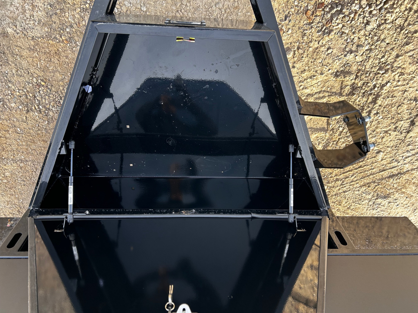 New 2026 MAXX-D N6X 83"X24' STEEL FLOOR/E TRACK/ROCK SHIELD 9.9K GVWR Car / Racing Trailer