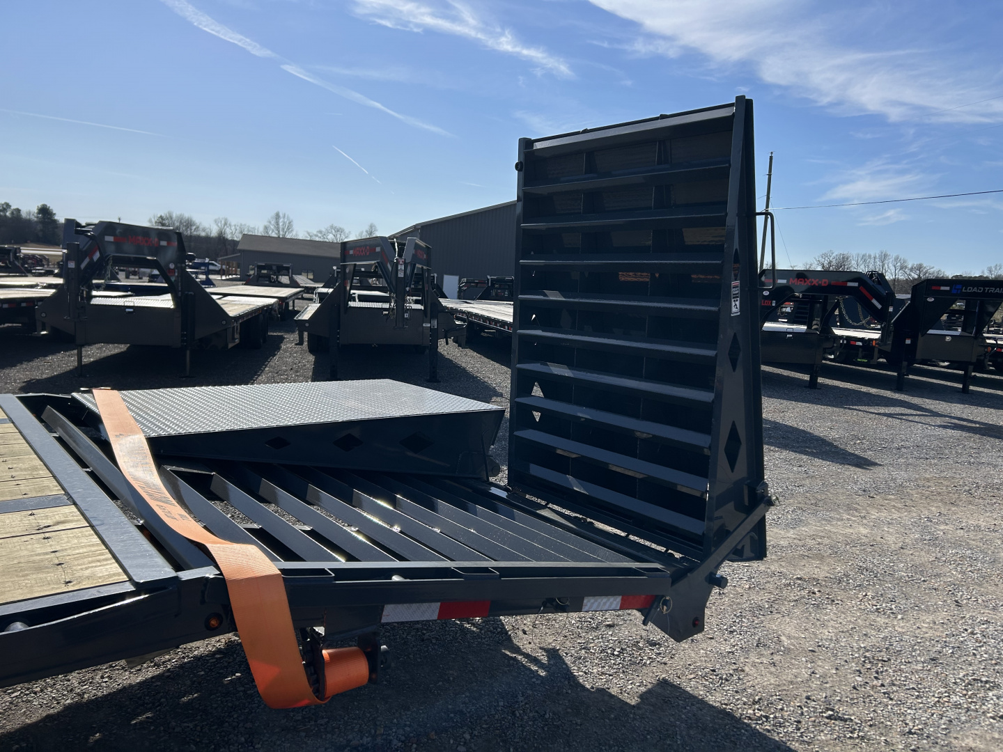 New 2026 Lamar Gooseneck Trailer | 102" x 32' | 22K GVWR