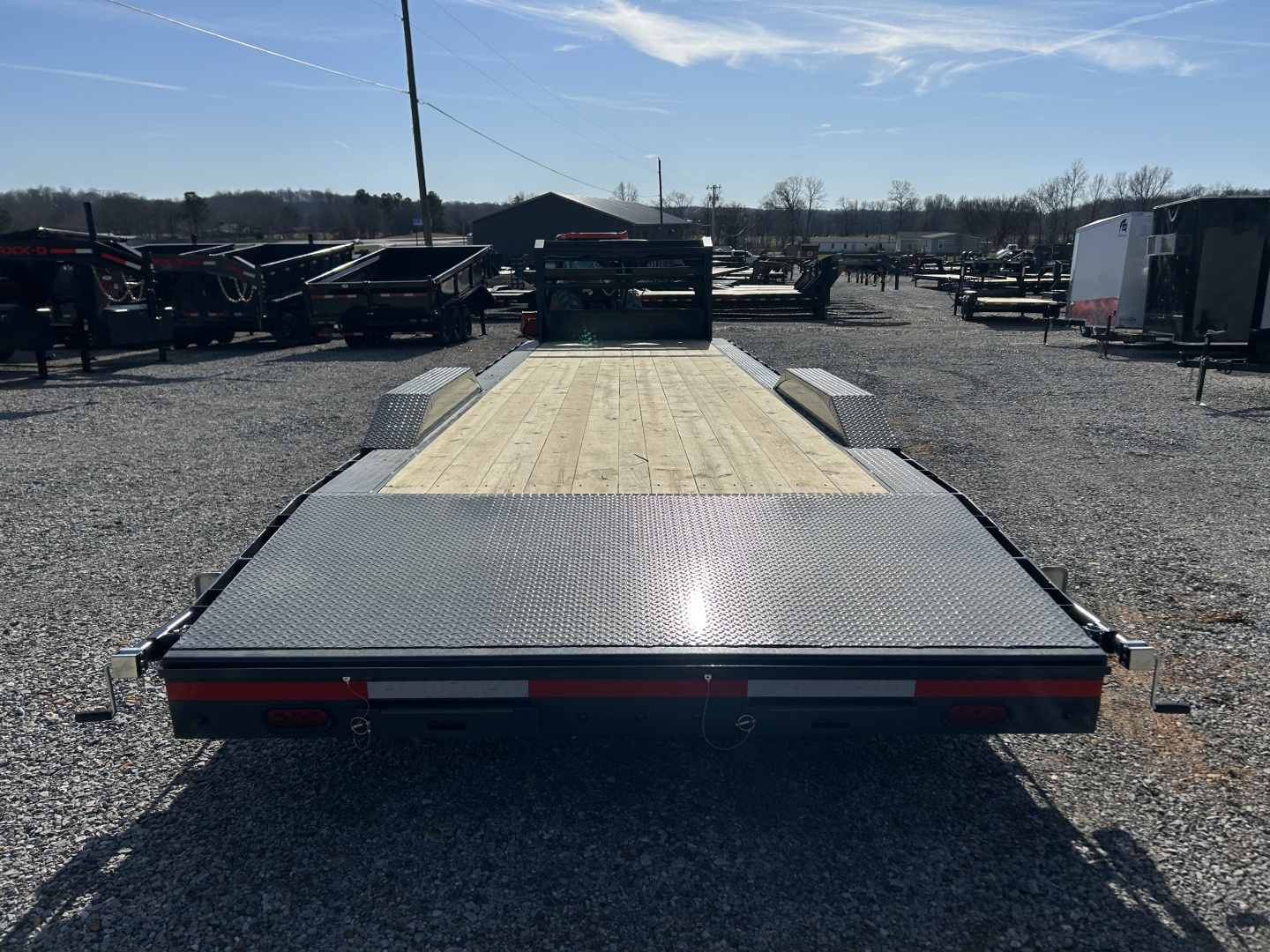 New 2026 Lamar Gooseneck Trailer | 102" x 32' 14K GVWR