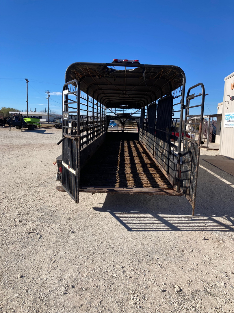 Used 2003 Gooseneck Trailer MFG GS Stock Trailer