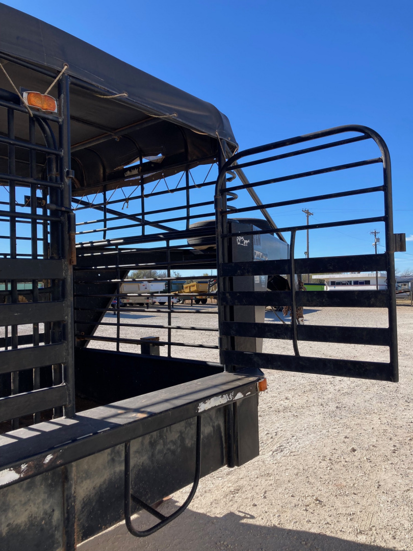 Used 2003 Gooseneck Trailer MFG GS Stock Trailer