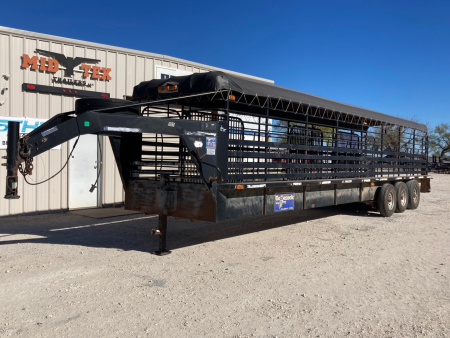 Used 2003 Gooseneck Trailer MFG GS Stock Trailer