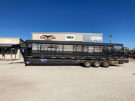 Used 2003 Gooseneck Trailer MFG GS Stock Trailer