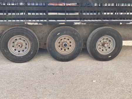 Used 2003 Gooseneck Trailer MFG GS Stock Trailer