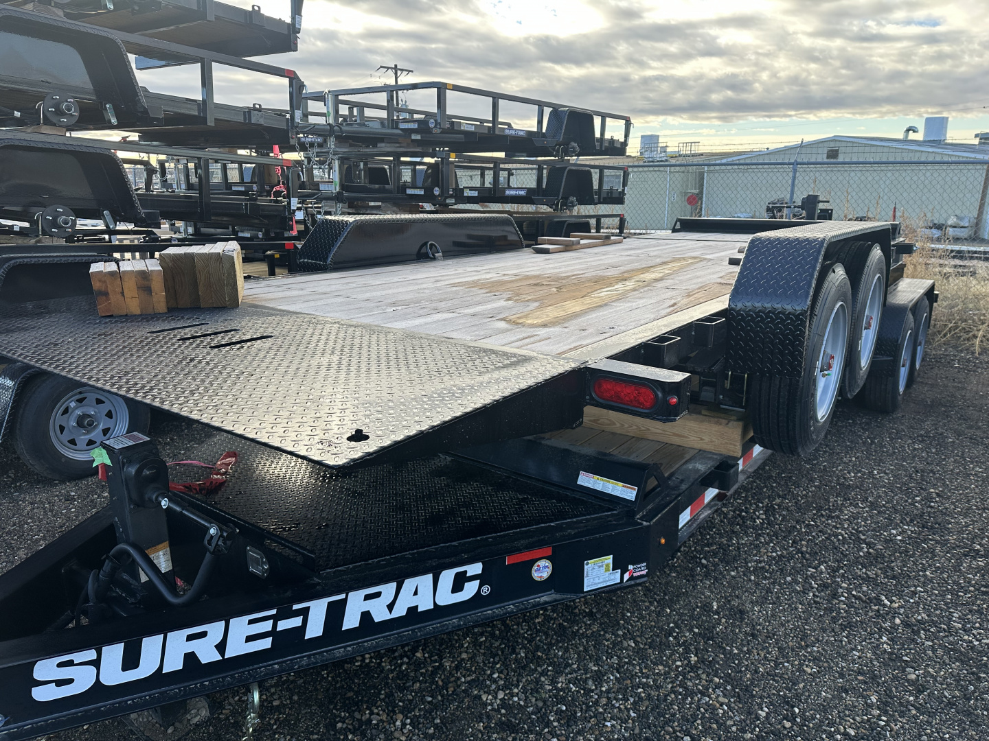 New 2025 Sure-Trac 7X18+4 17.6K Pro Ser Tilt Trailer