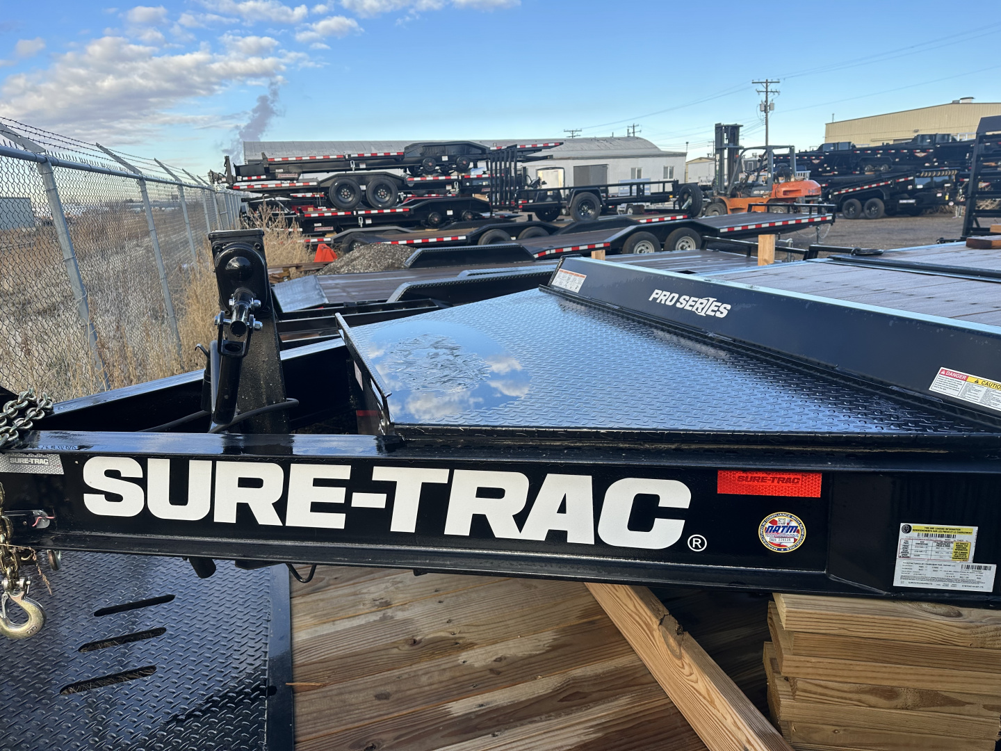 New 2025 Sure-Trac 7X18+4 17.6K Pro Ser Tilt Trailer