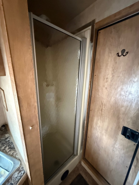 Consignment 2019 Kiefer Manufacturing Genesis 2H LQ Horse Trailer