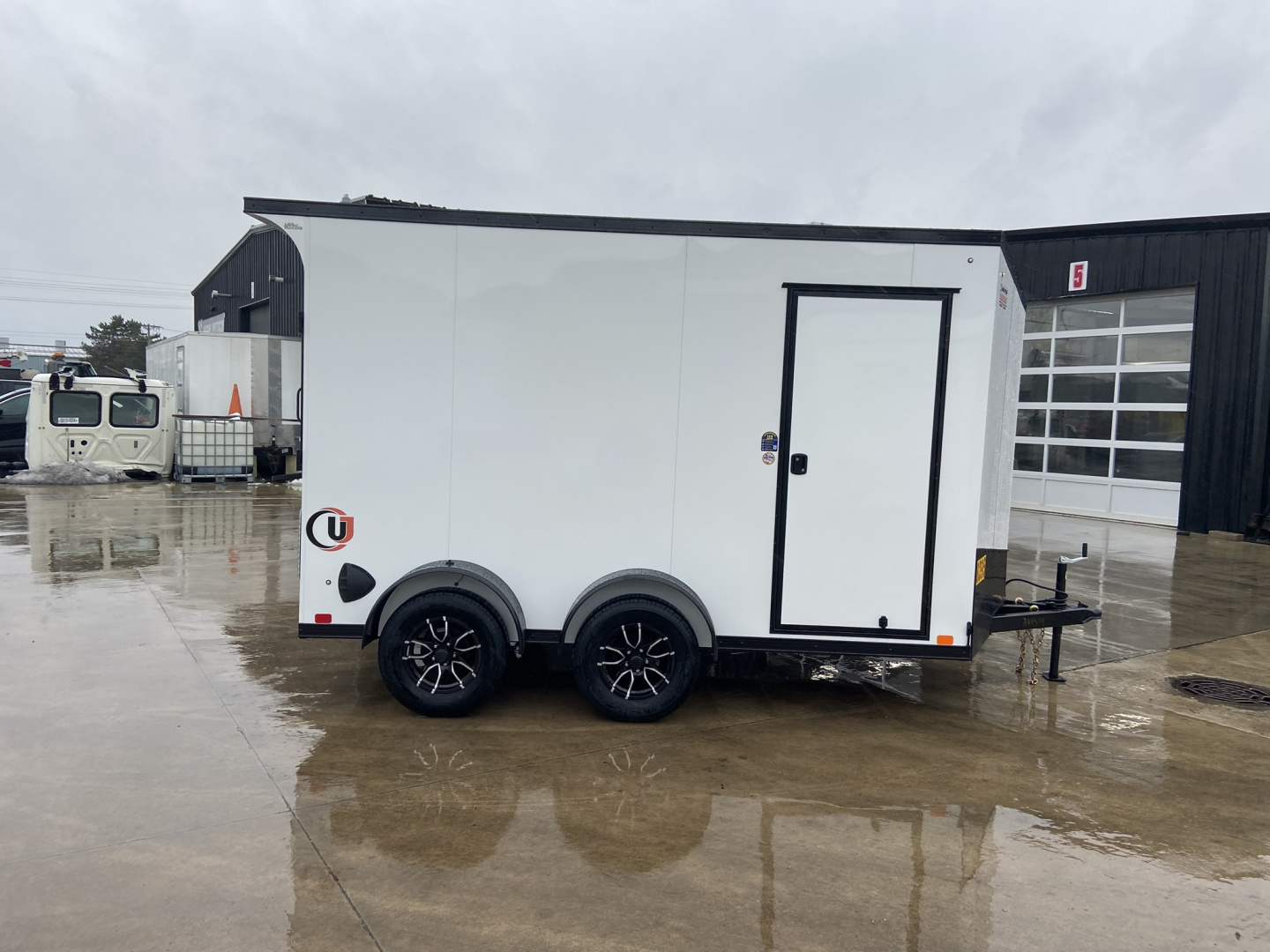 New United 12' UJ V-Nose Enclosed Cargo Trailer