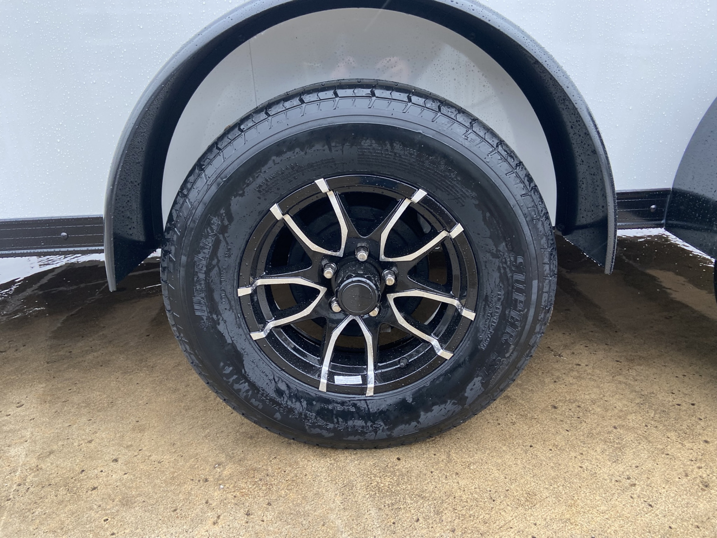 New United 12' UJ V-Nose Enclosed Cargo Trailer