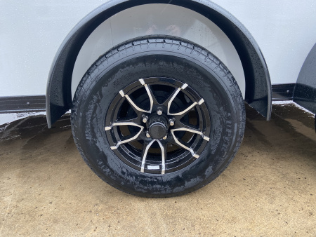 New United 12' UJ V-Nose Enclosed Cargo Trailer