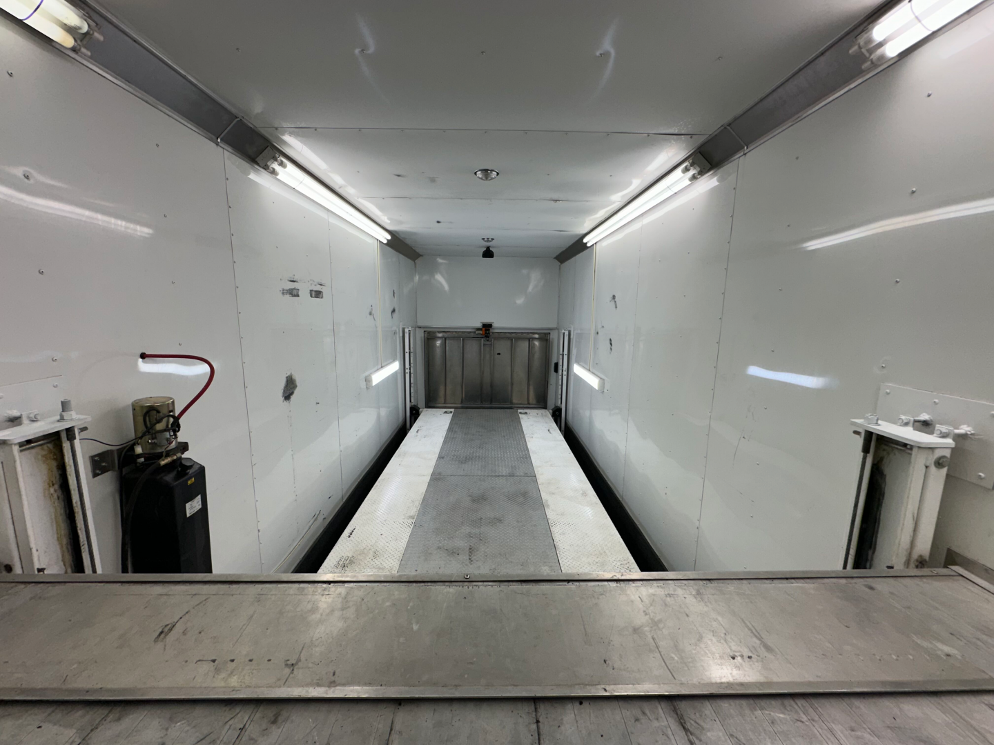 Used 2007 Classic 36' Stacker Trailer