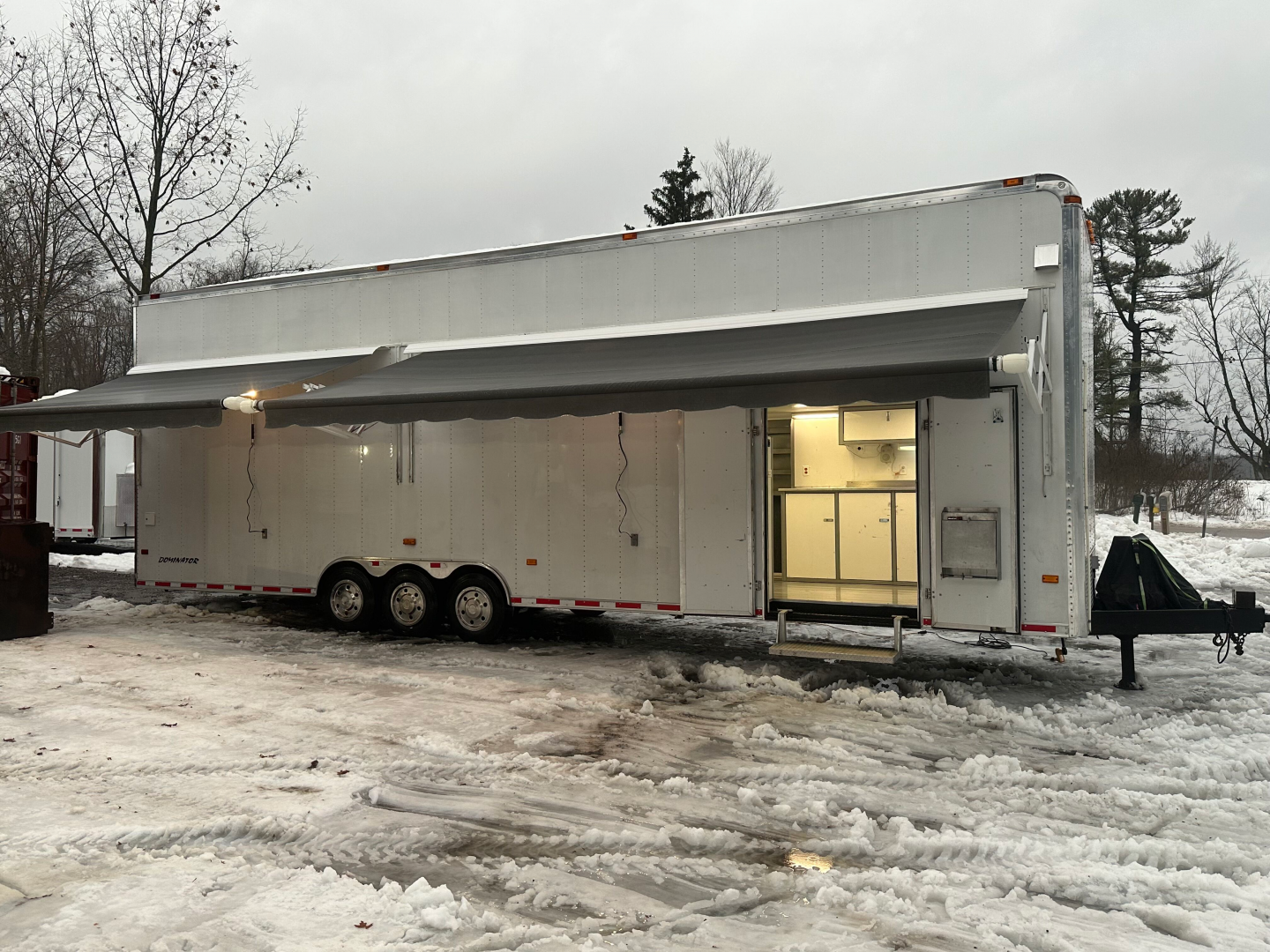 Used 2007 Classic 36' Stacker Trailer