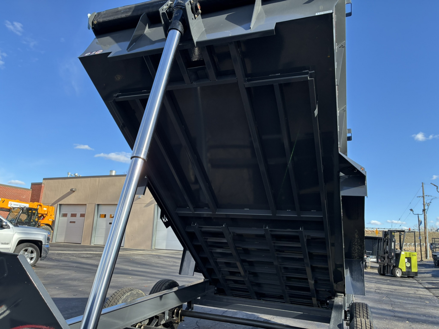 New 2026 Lamar Trailers 10K Medium Dump Trailer