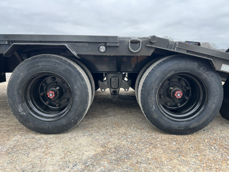 New 2026 MAXXD Gooseneck Trailer | 32' x 102' 30K GVWR