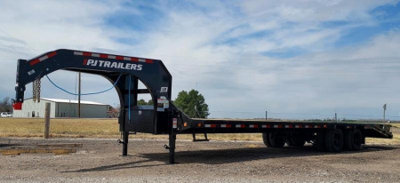 New 2026 PJ Trailers 102  x 32' Low-Pro Flatdeck with Duals (LD) Flatbed Trailer