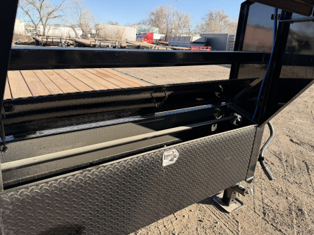 New 2026 Load Trail 8.5-30 Single Wheel Gooseneck Deckover Equipment Hauler 14K GVWR