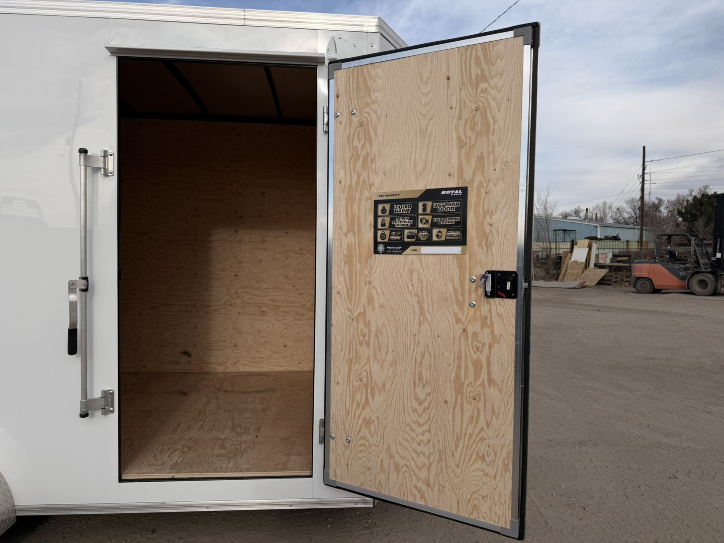 New 2026 Royal 7-14-1.5V Enclosed