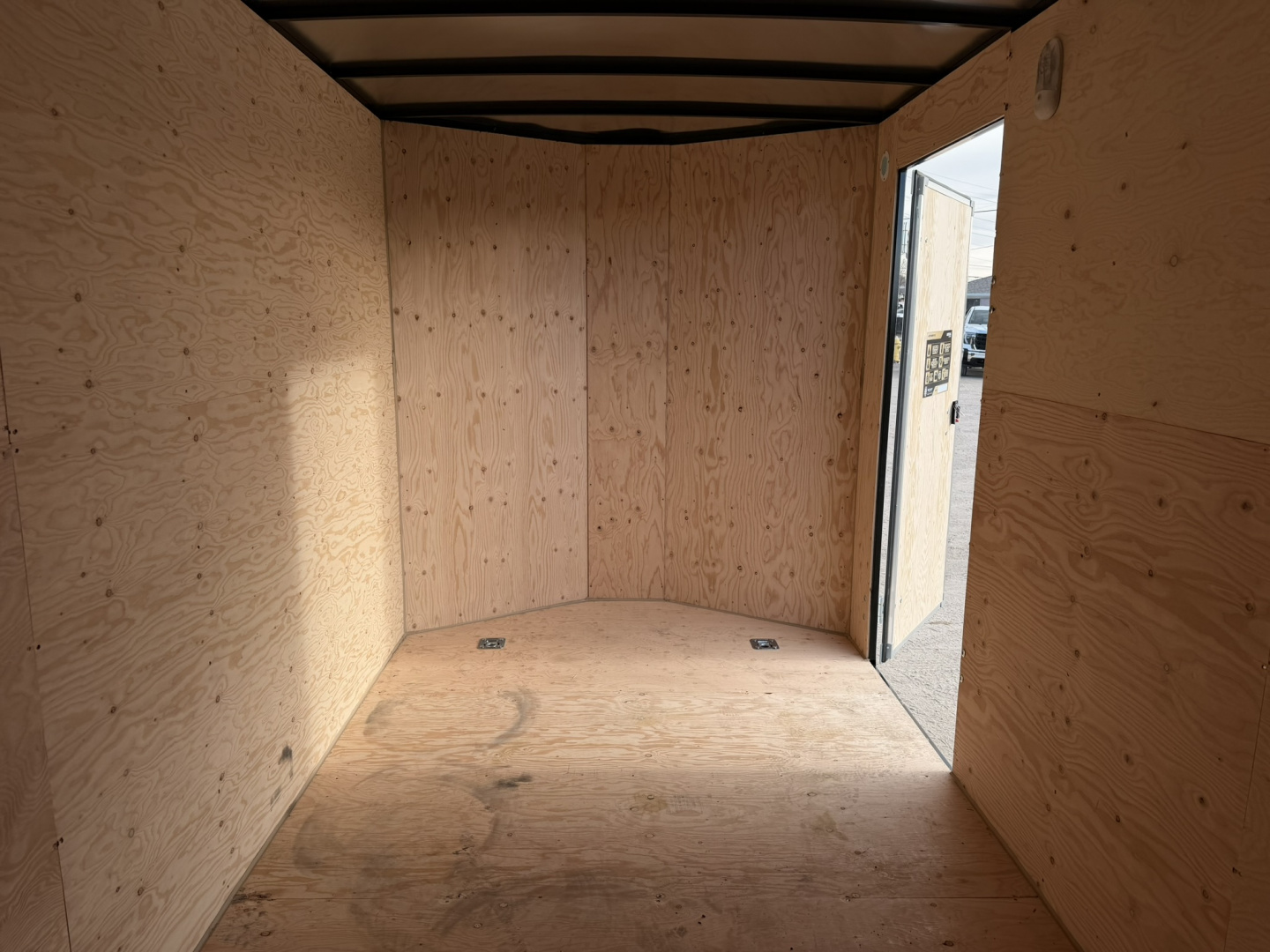 New 2026 Royal 7-14-1.5V Enclosed