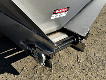 New 2026 DownEaster DownEaster 10' 6yrds Honda Salt Spreader