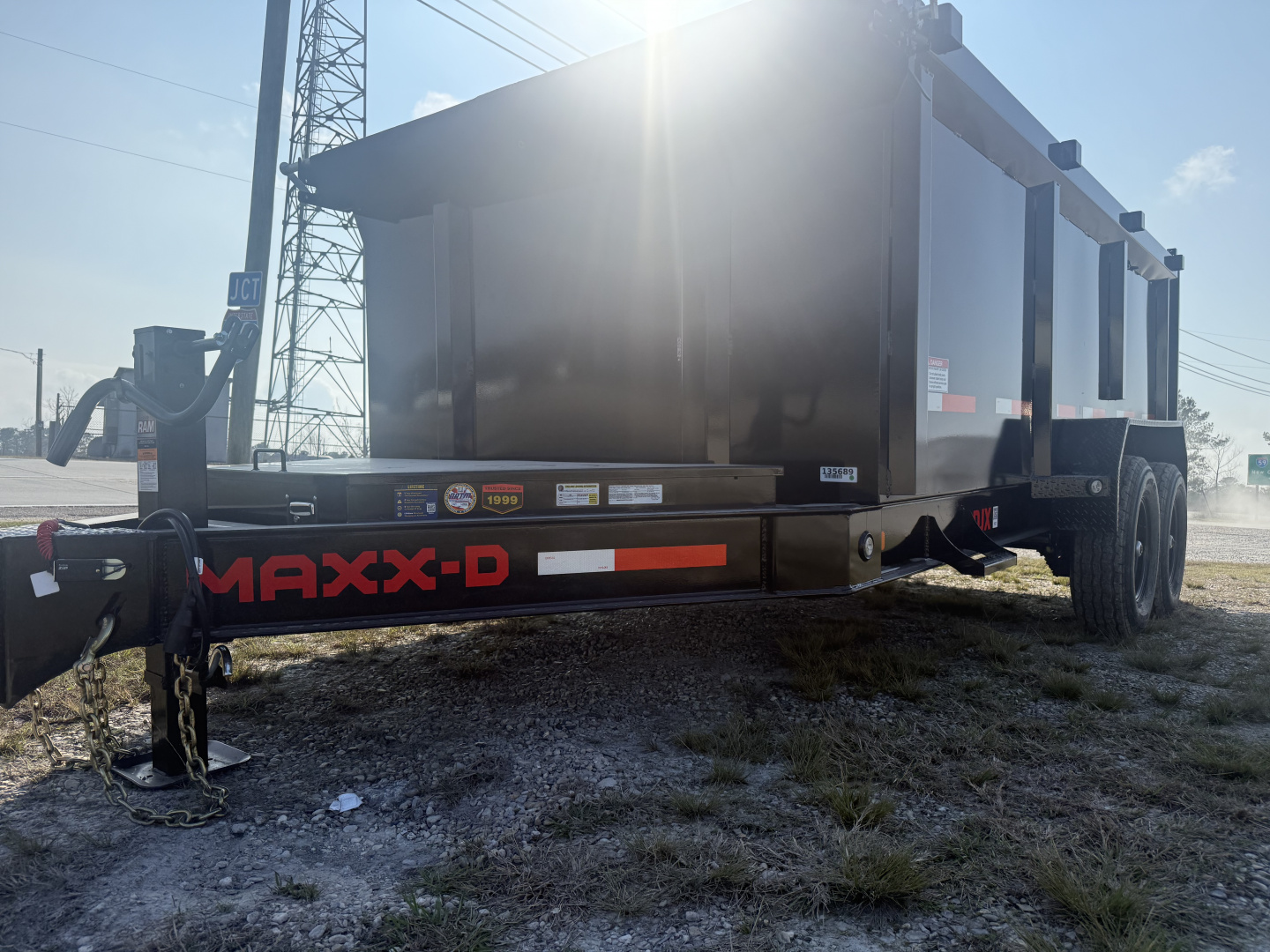 New 2026 MAXX-D DJX8314 Dump Trailer