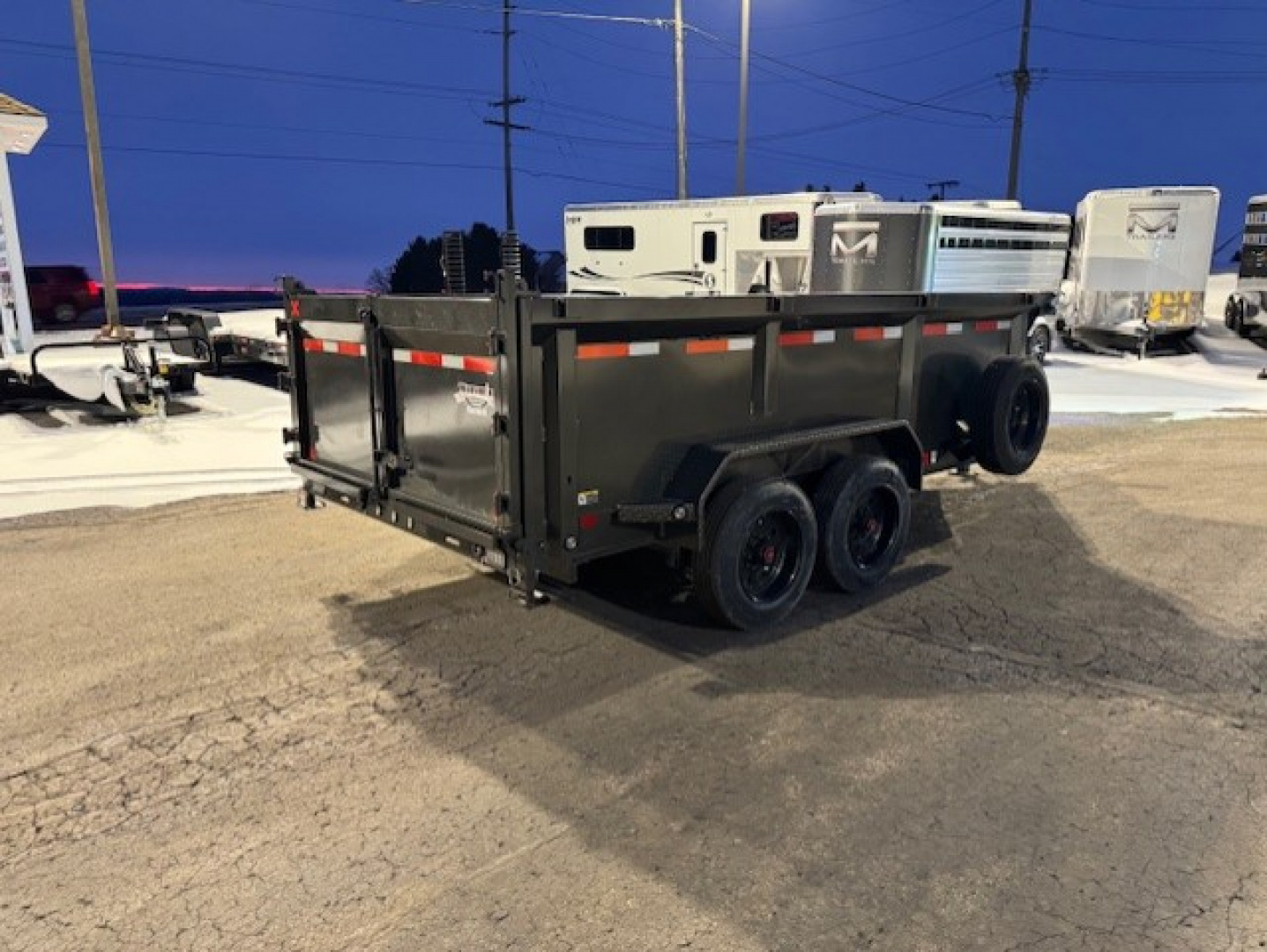 New 2026 MAXX-D DJB8314H Dump Trailer