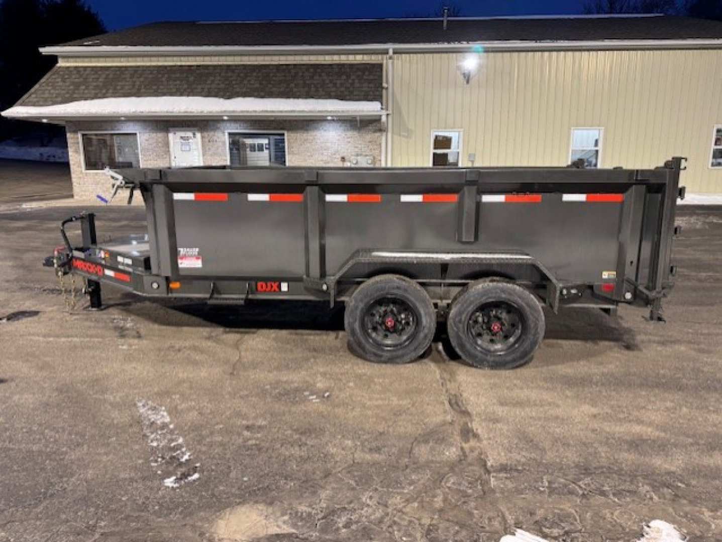New 2026 MAXX-D DJB8314H Dump Trailer