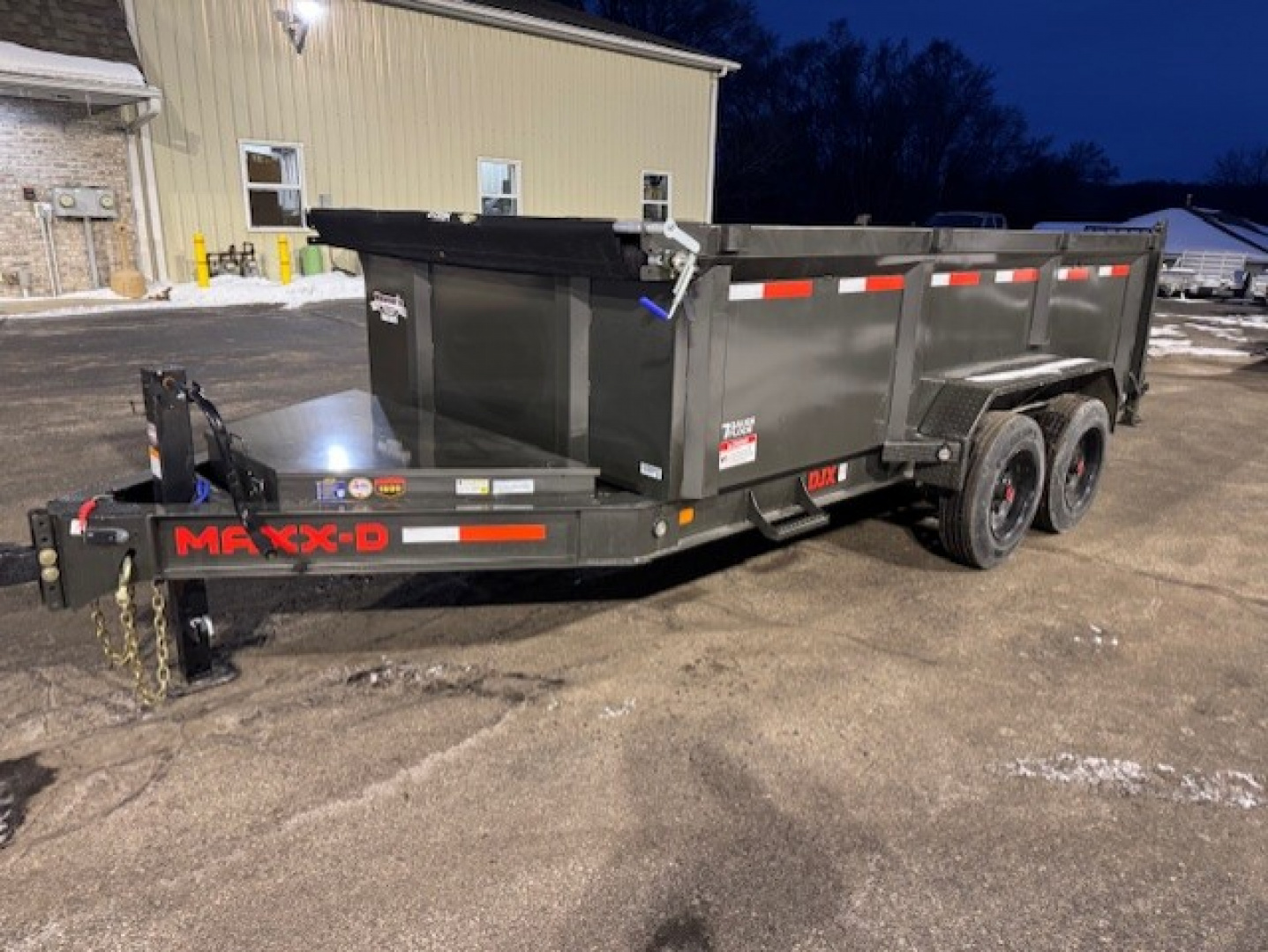 New 2026 MAXX-D DJB8314H Dump Trailer